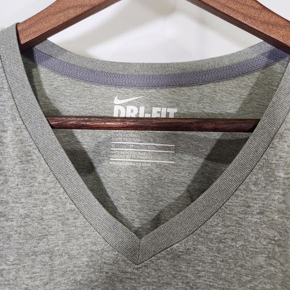 2 For 20 Nike Gray V-Neck T-Shirt - Picture 4 of 6